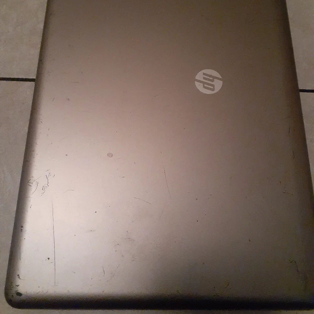 Hp 635 laptop /read description